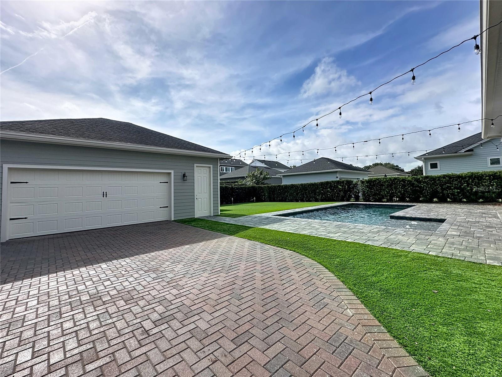 EVANS SQUARE - Residential