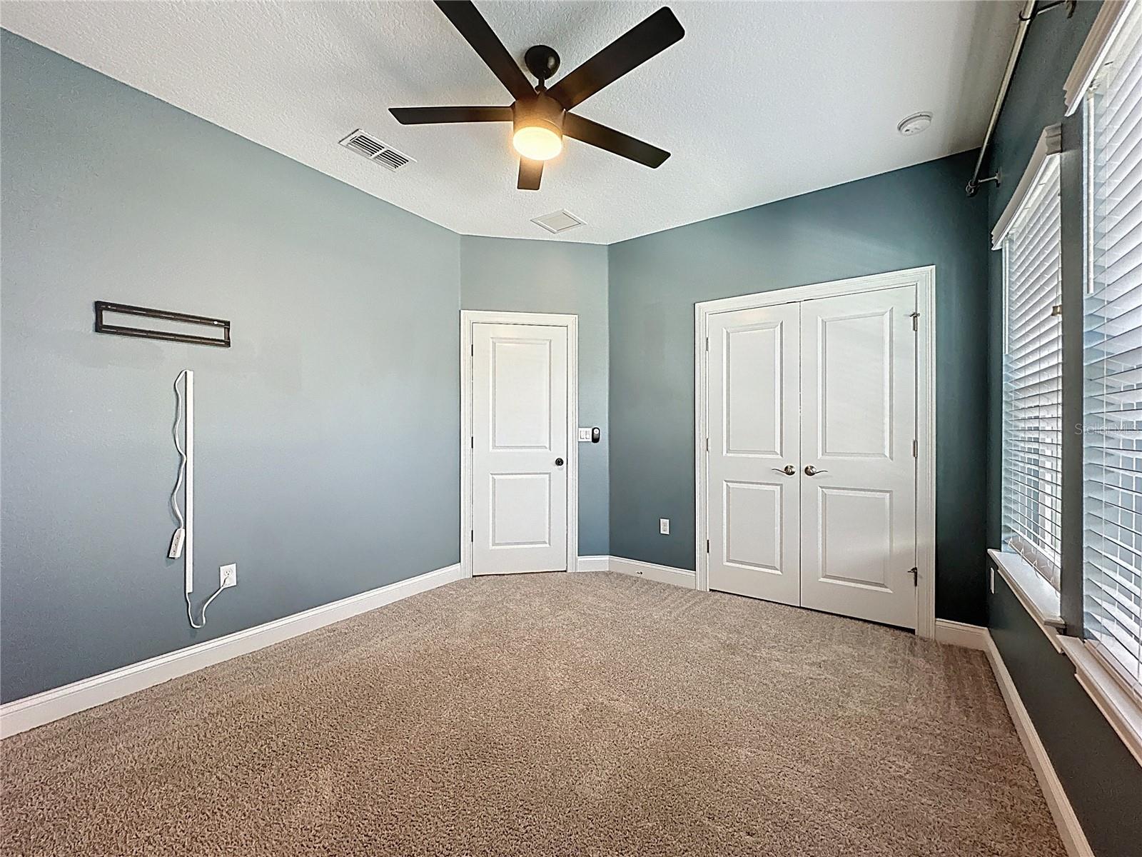 EVANS SQUARE - Residential