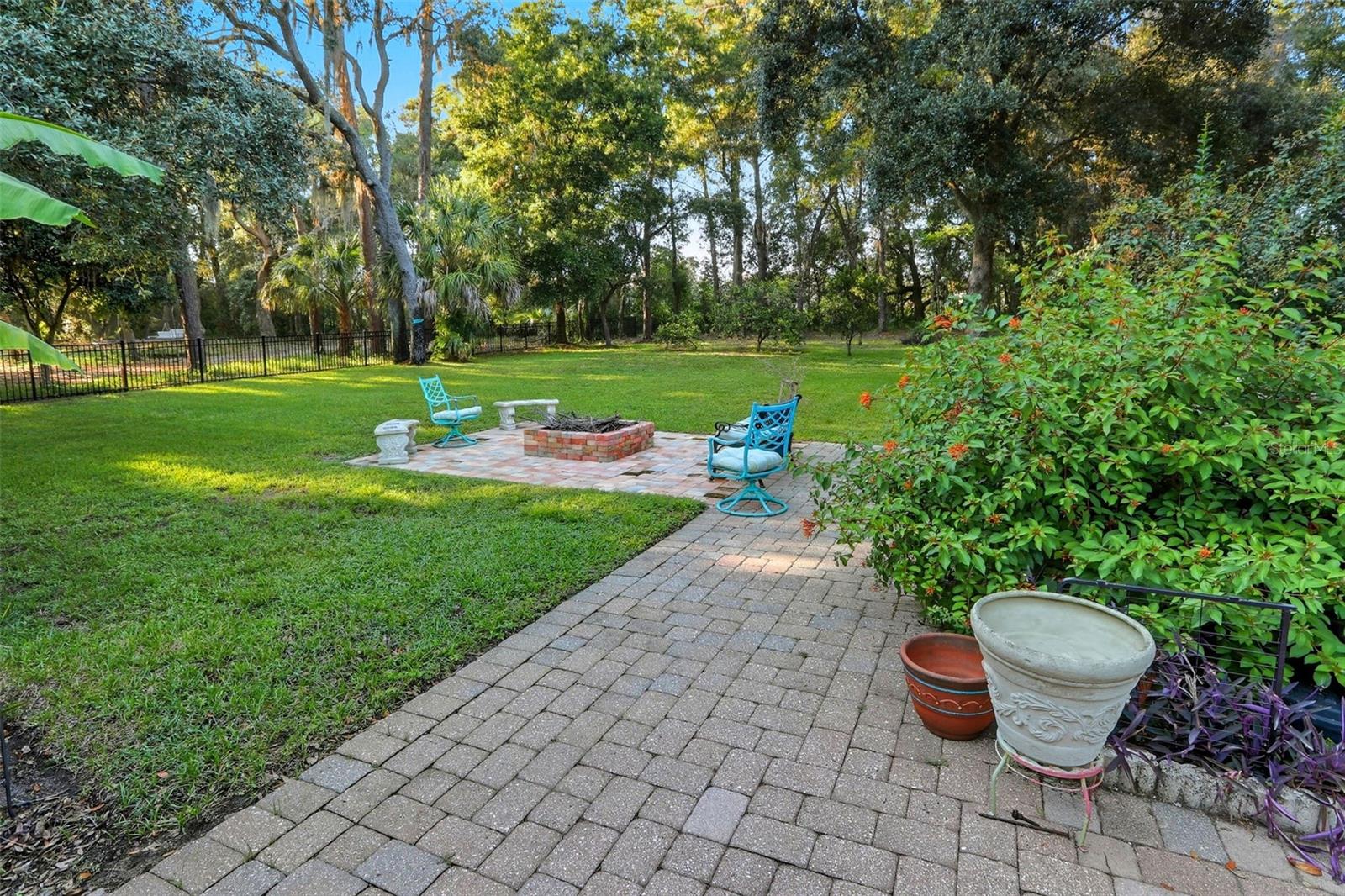 HAMPTON HILLS - Residential