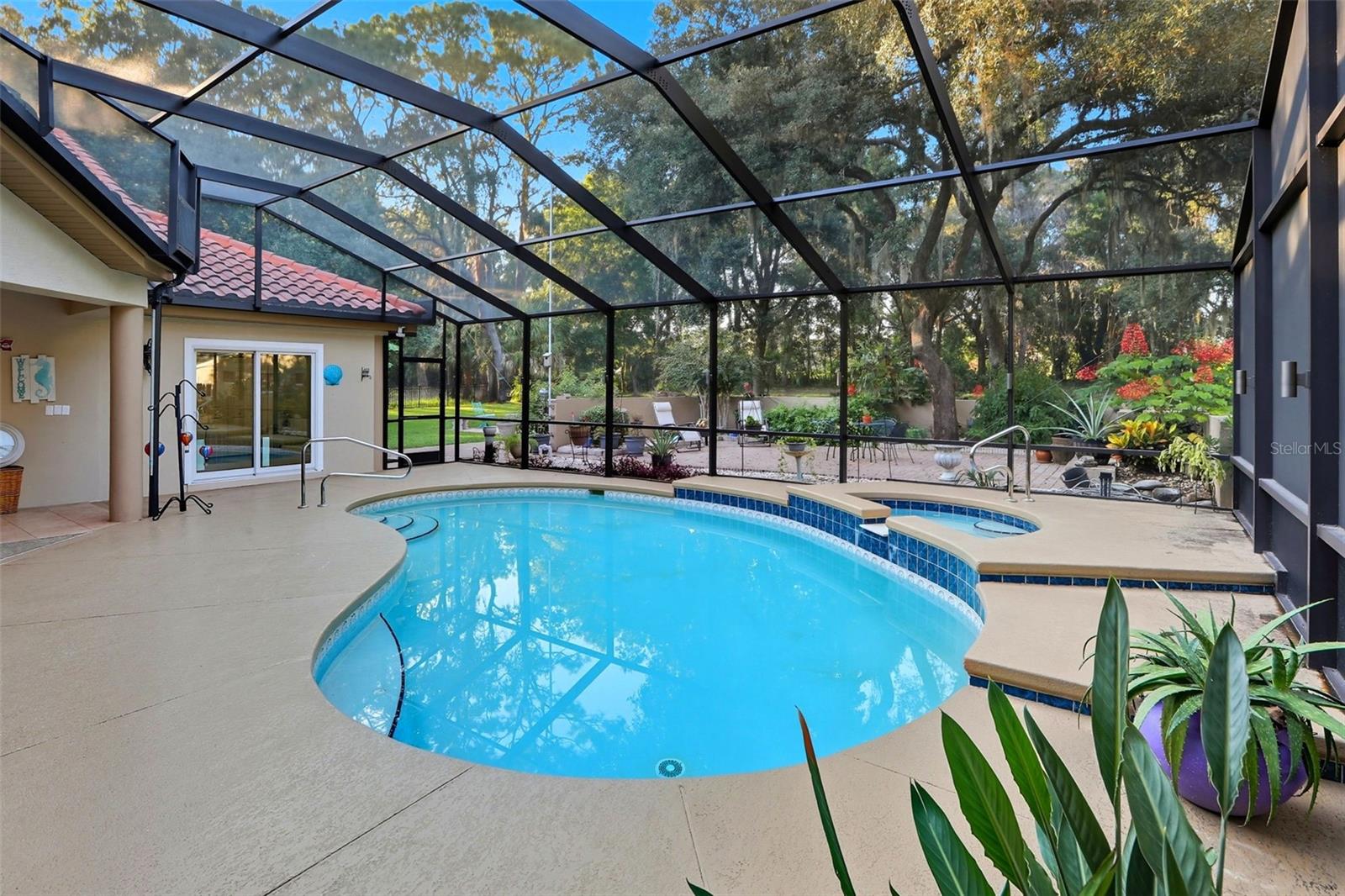 HAMPTON HILLS - Residential