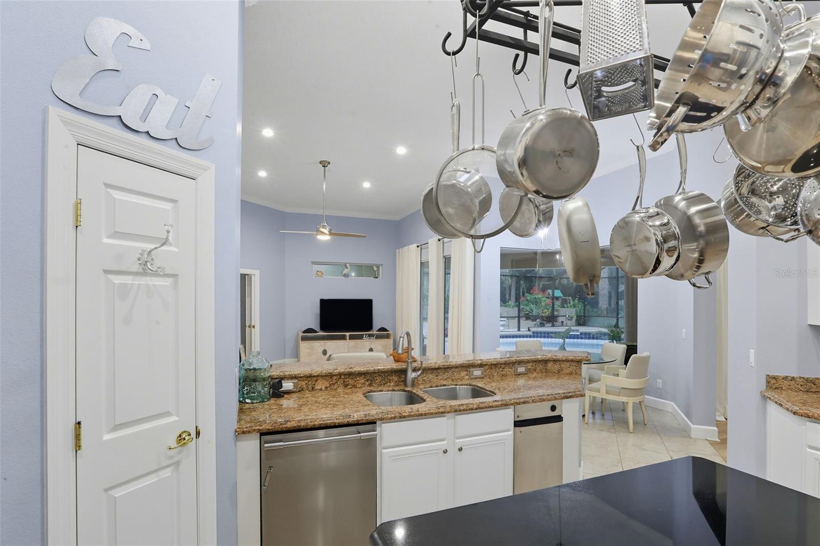 HAMPTON HILLS - Residential