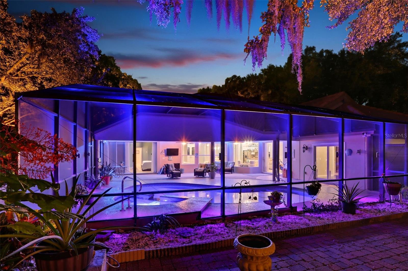 HAMPTON HILLS - Residential