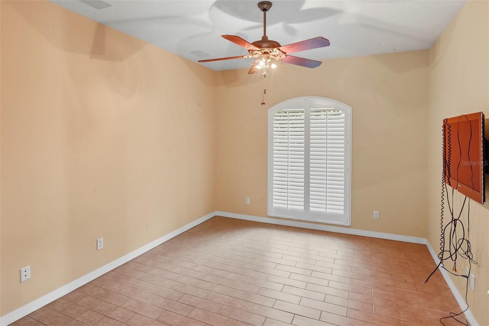 HAMPTON HILLS - Residential