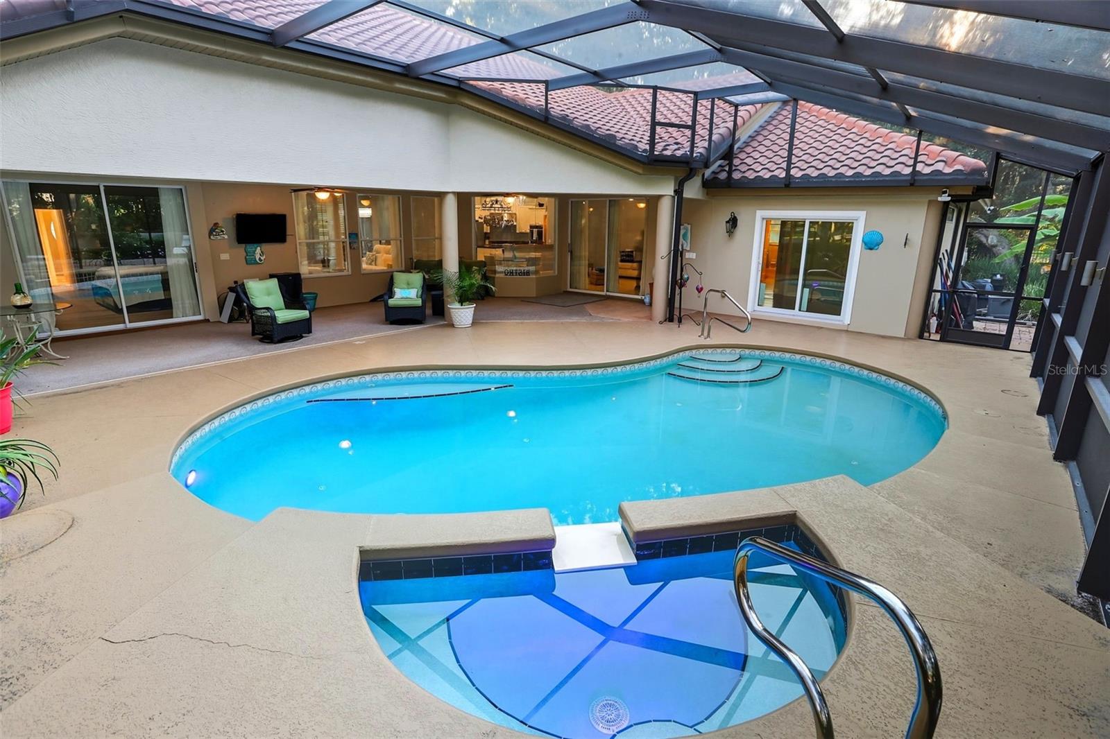 HAMPTON HILLS - Residential