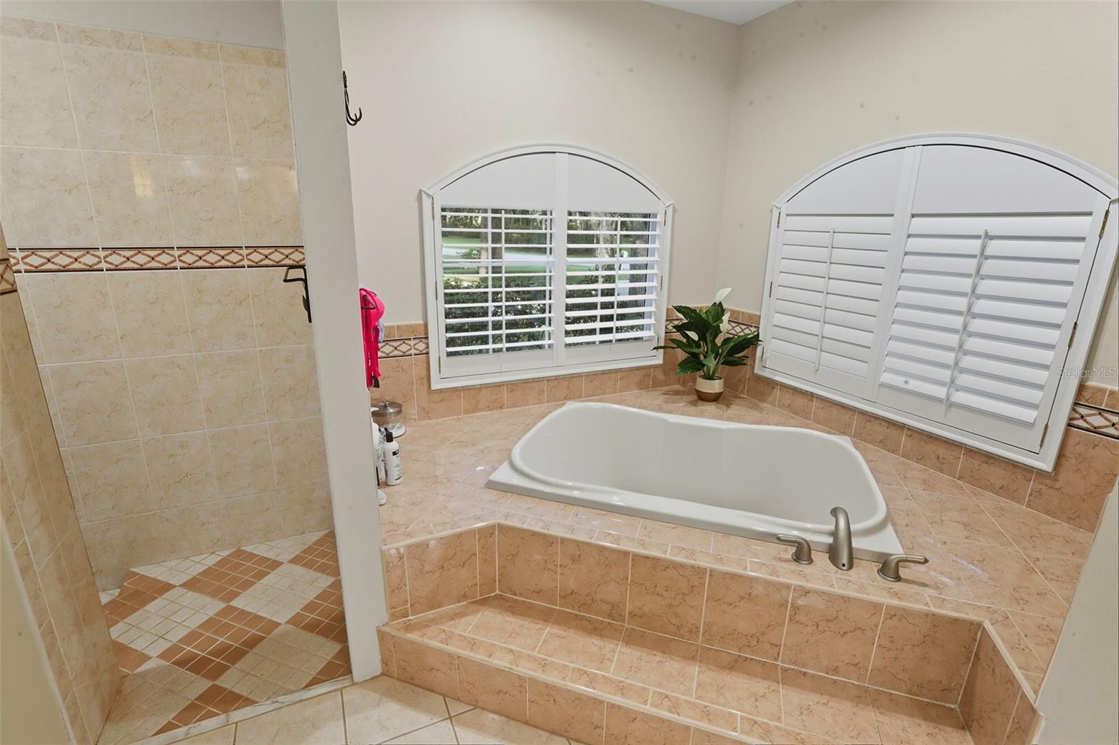 HAMPTON HILLS - Residential
