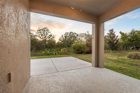 A home in AUBURNDALE