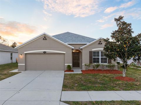 A home in AUBURNDALE