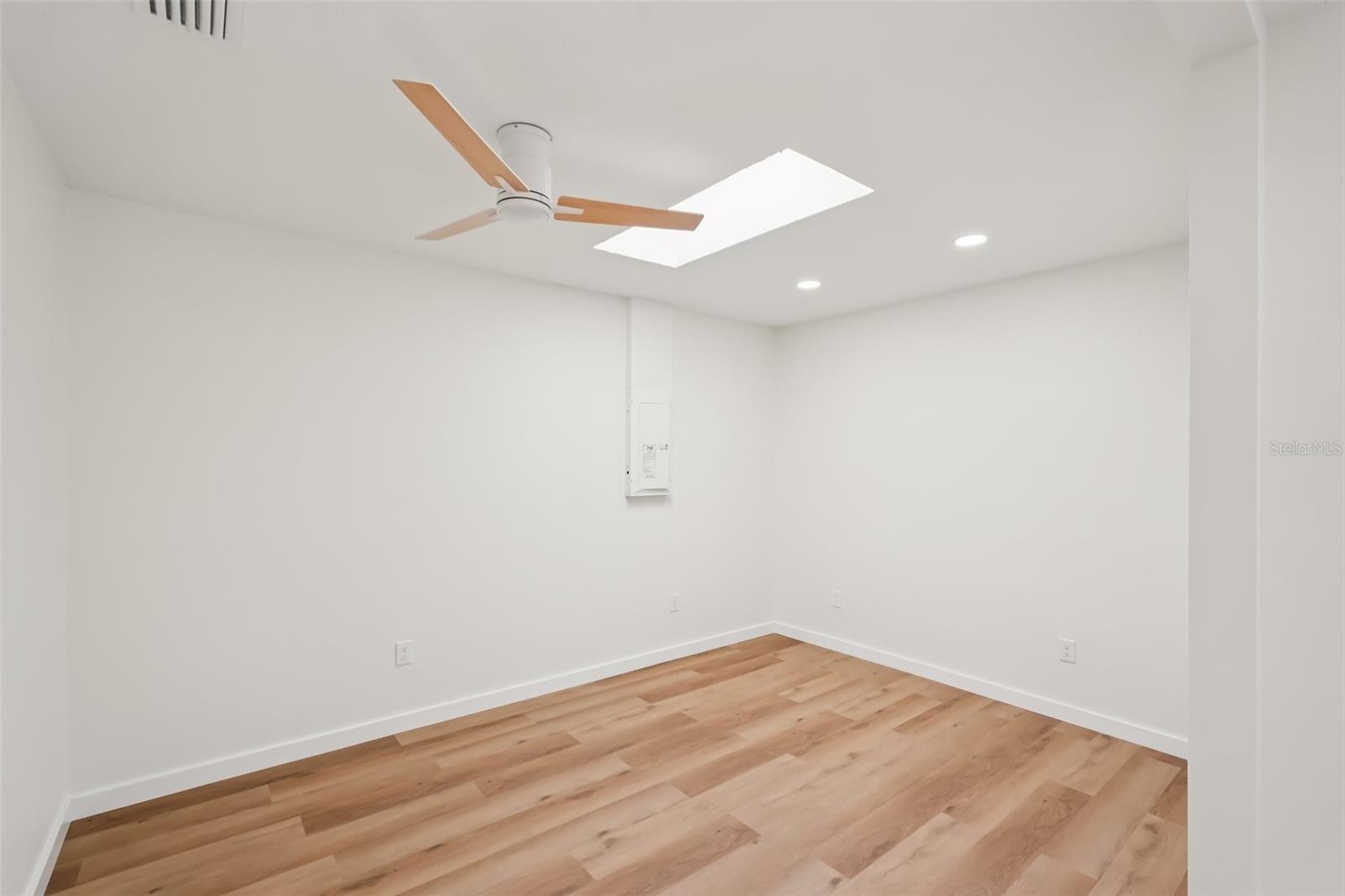 BRADEN MANOR - Residential