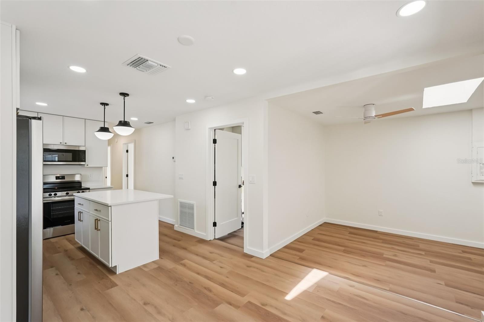 BRADEN MANOR - Residential