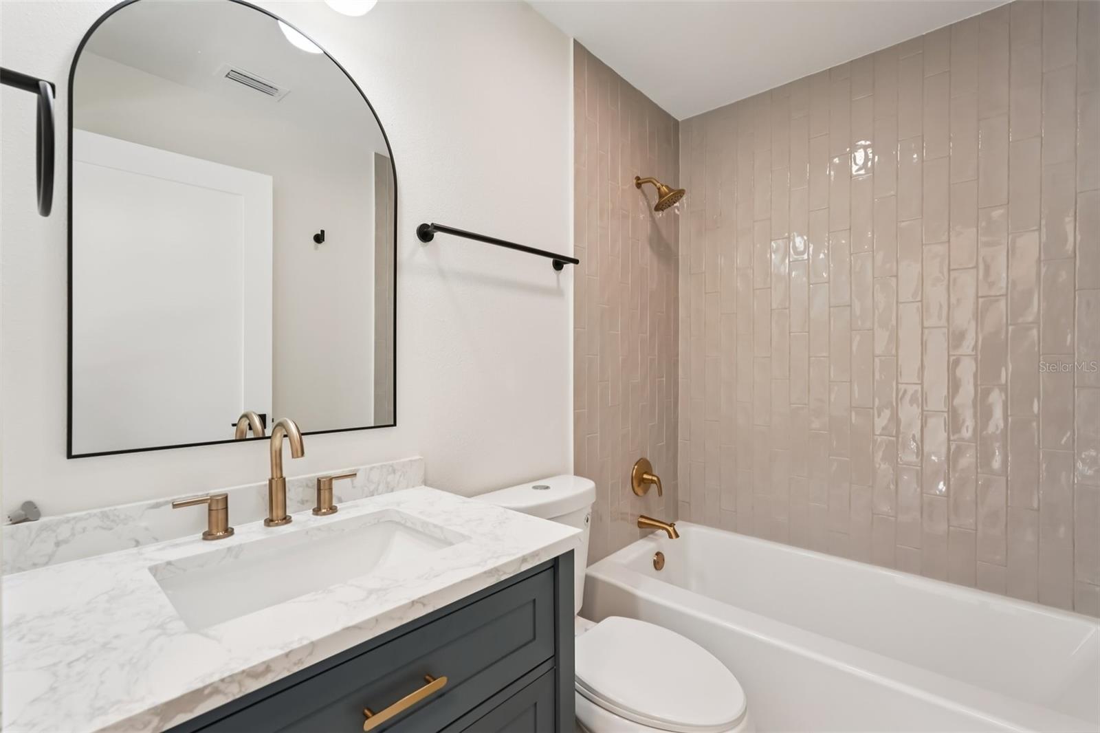 BRADEN MANOR - Residential