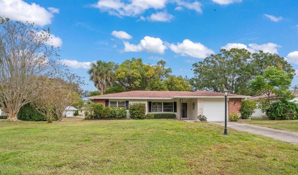 Photo of 2042 Fair Oak Drive, Clearwater, FL 33763 (MLS # TB8456511)