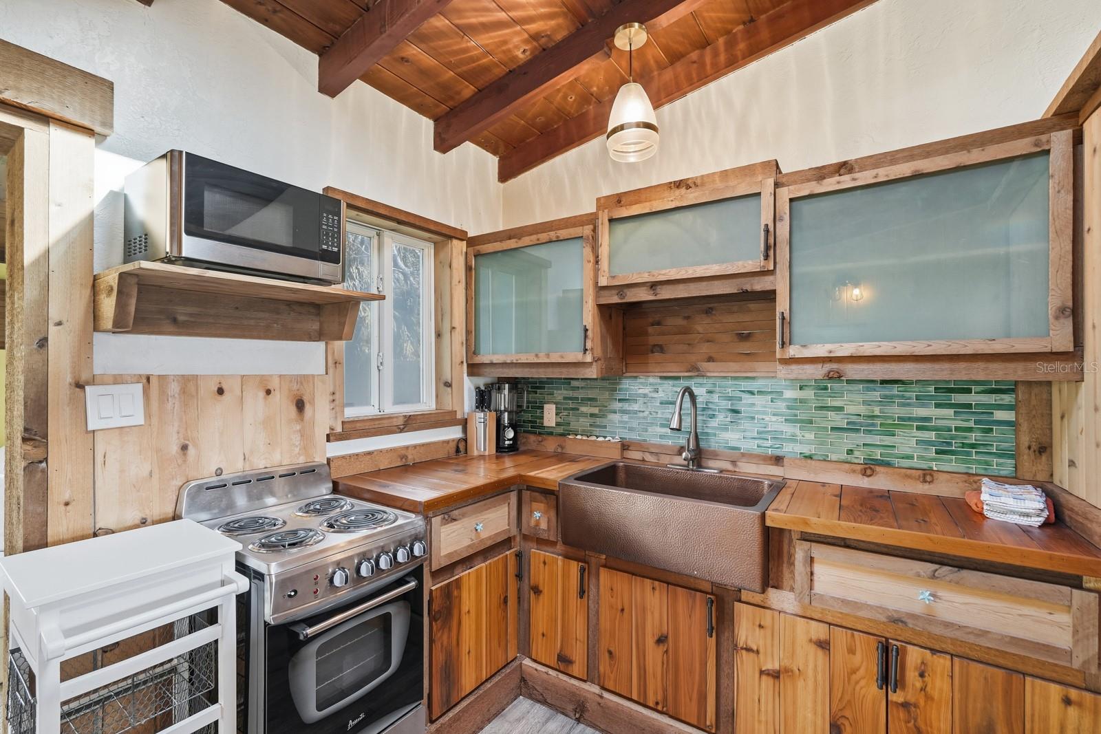 ORMOND BEACH MANORS - Residential