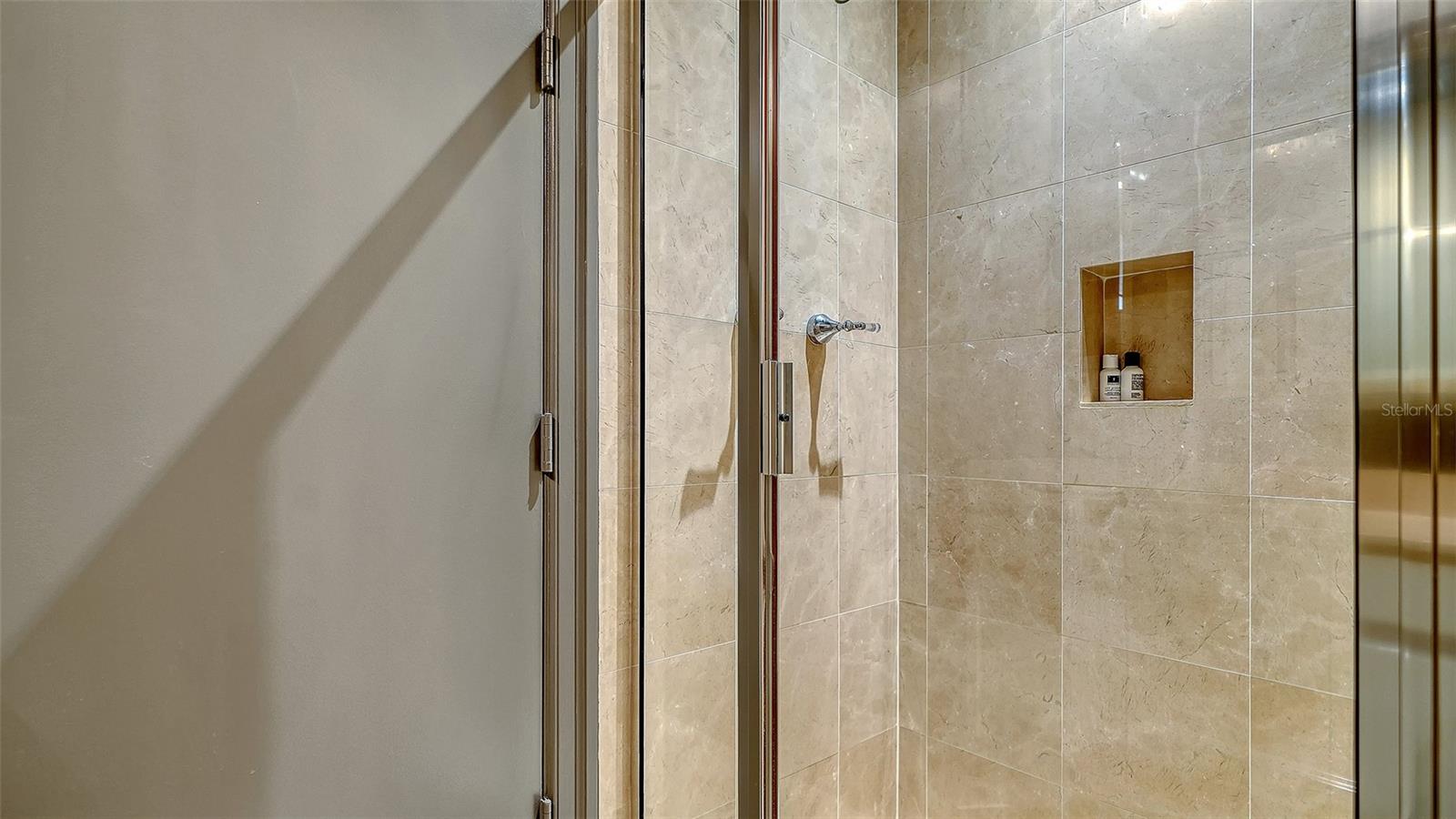 L AMBIANCE 1 - Residential