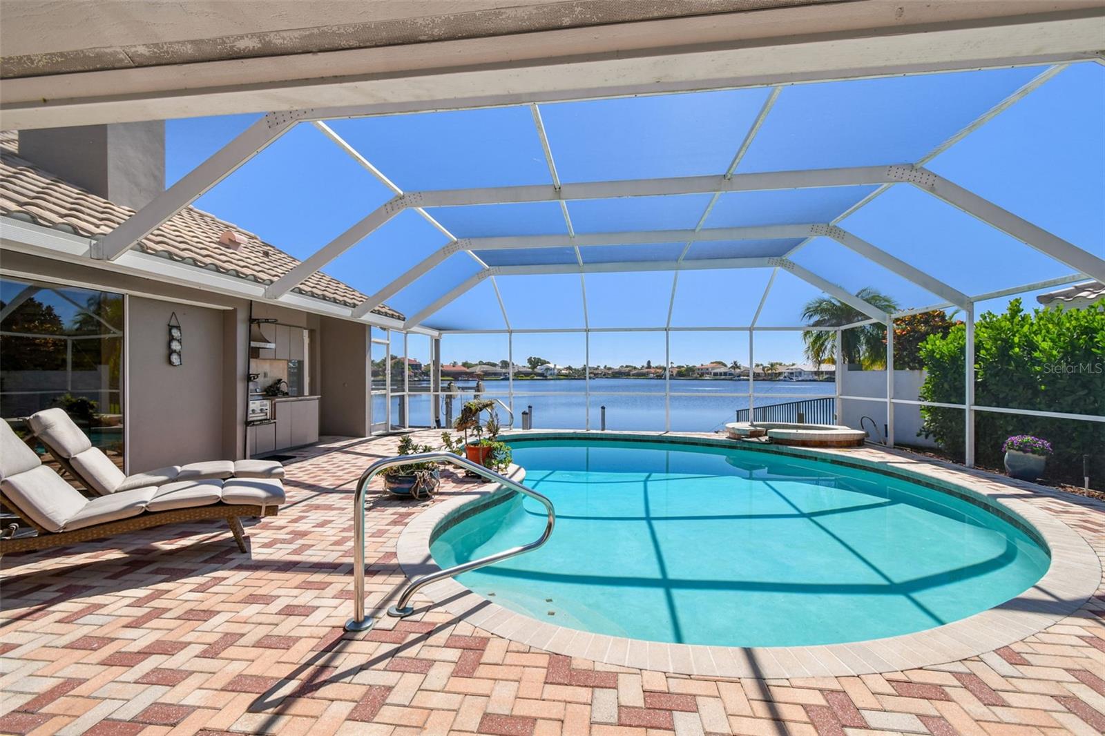 BAYSIDE WEST - Residential
