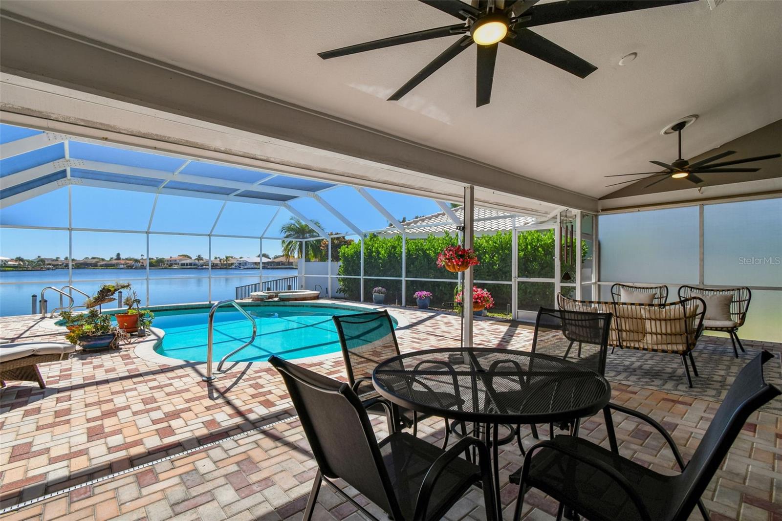 BAYSIDE WEST - Residential