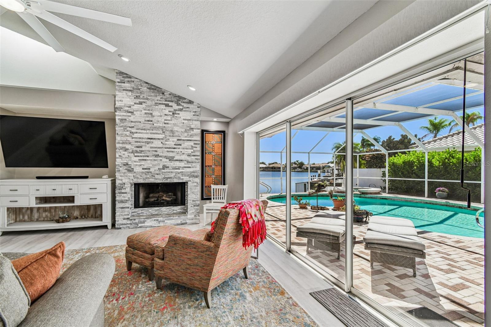 BAYSIDE WEST - Residential