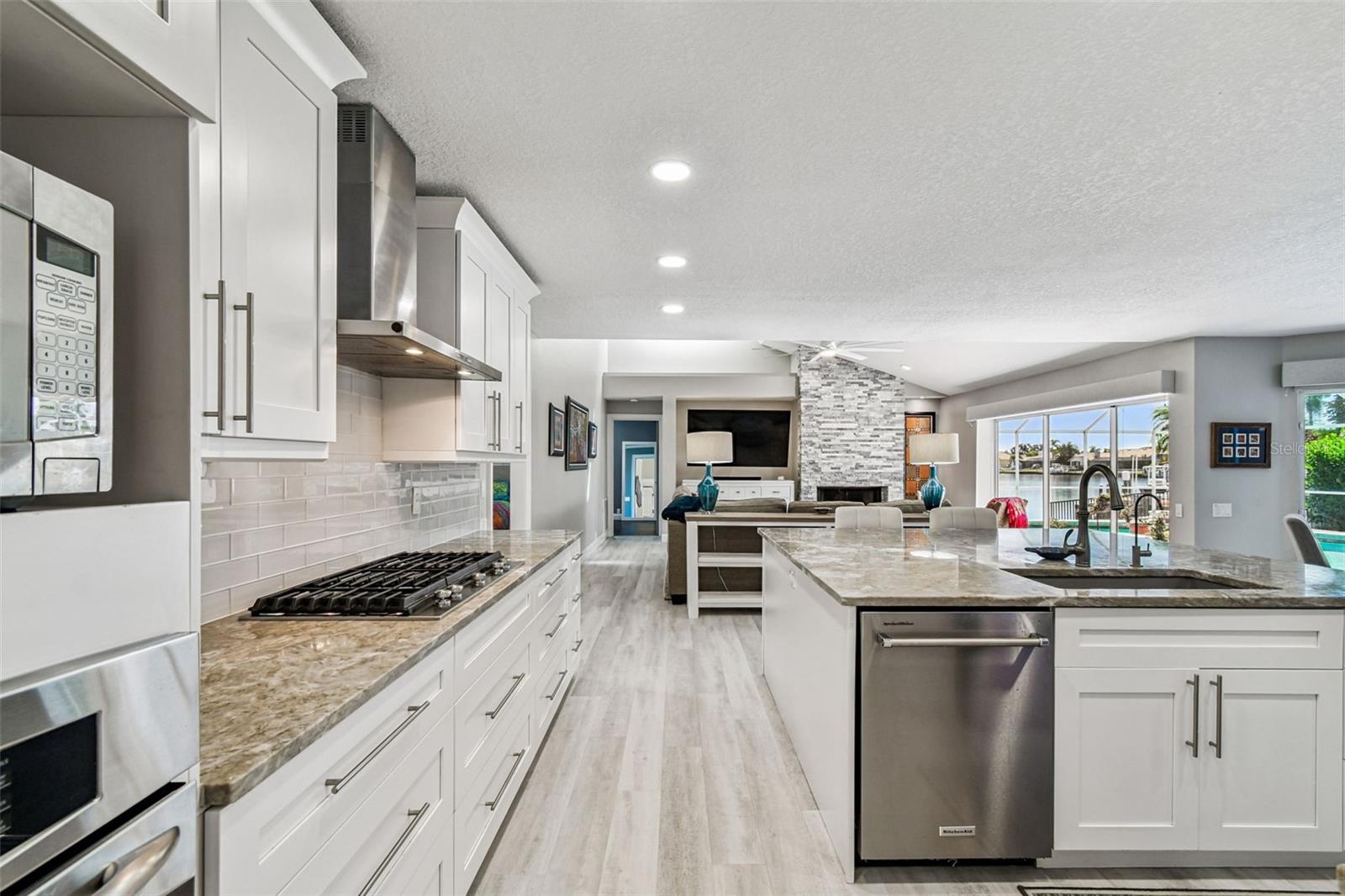BAYSIDE WEST - Residential