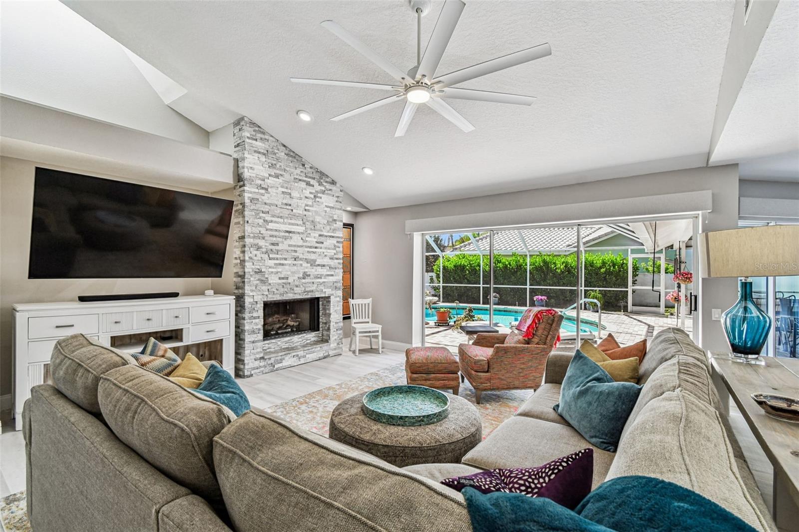 BAYSIDE WEST - Residential