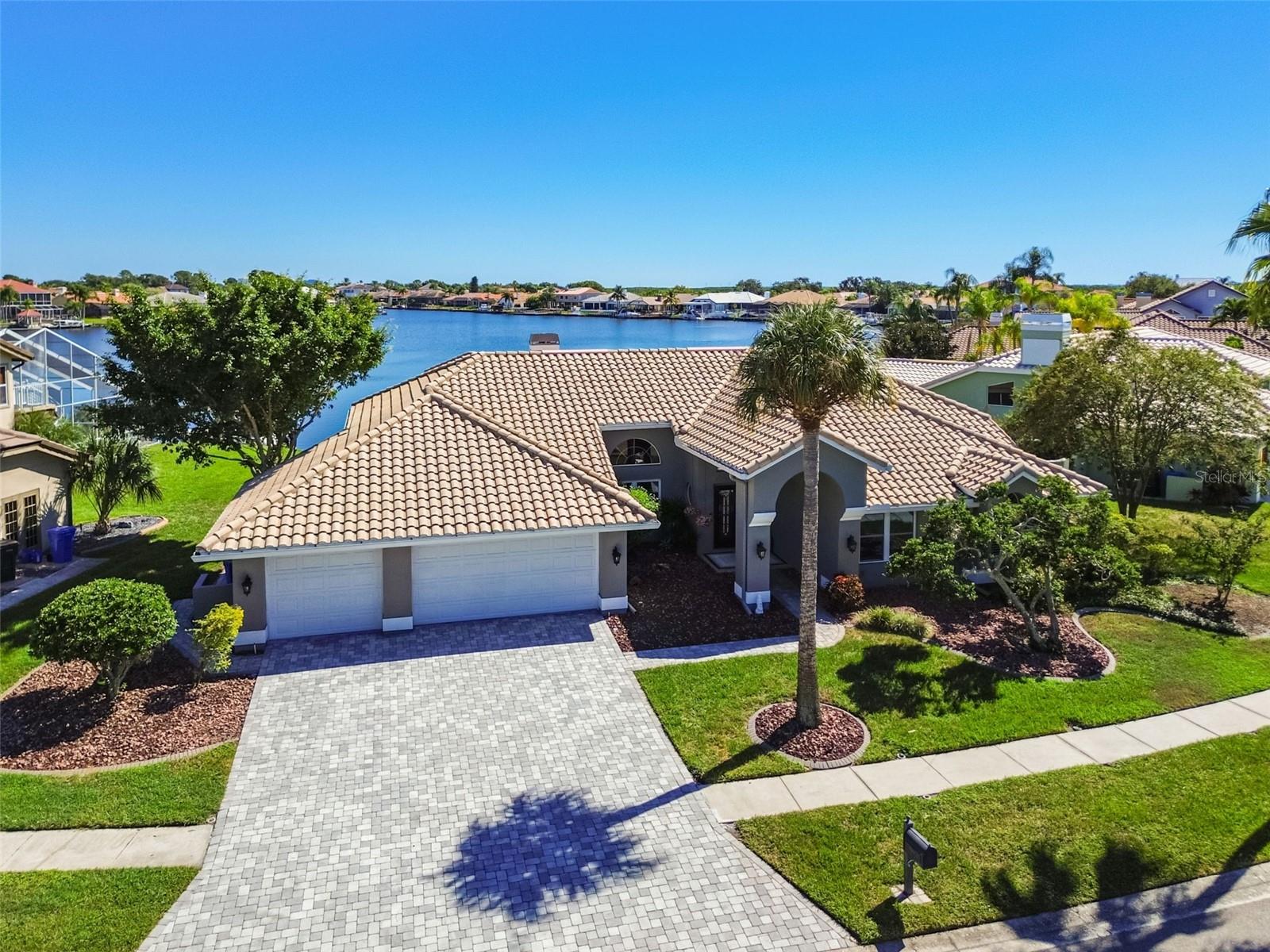 BAYSIDE WEST - Residential