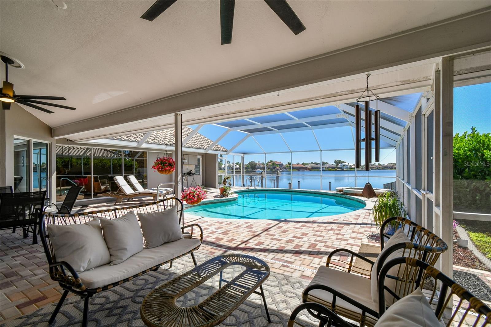 BAYSIDE WEST - Residential