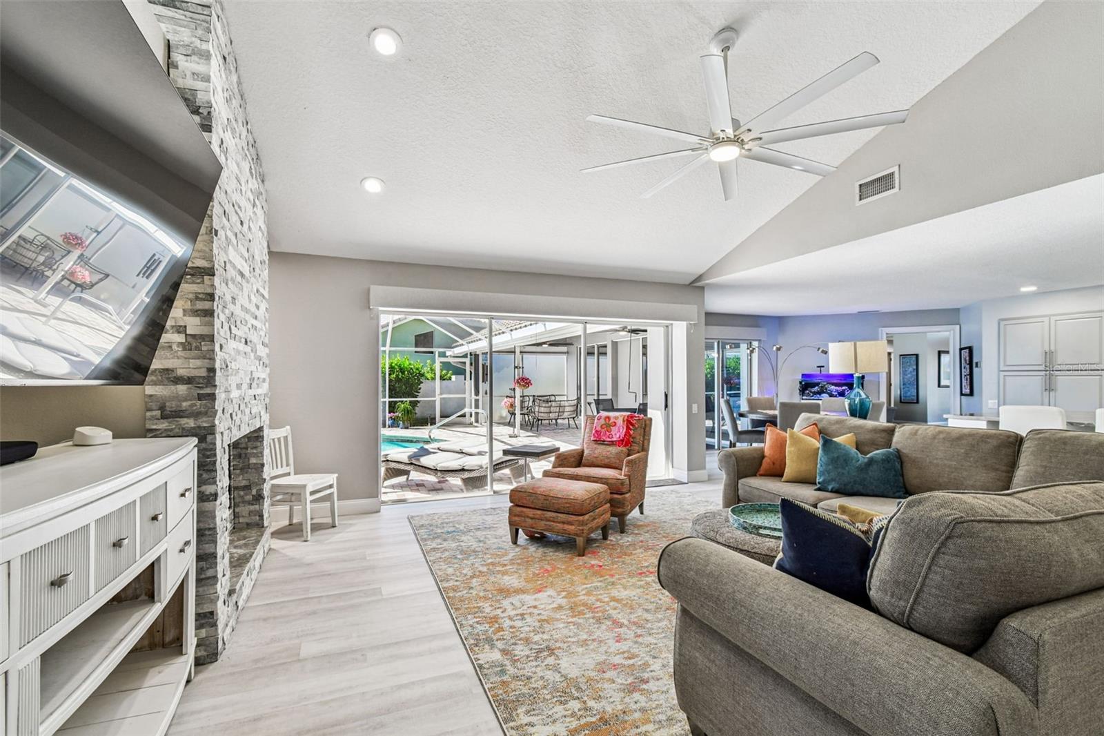 BAYSIDE WEST - Residential