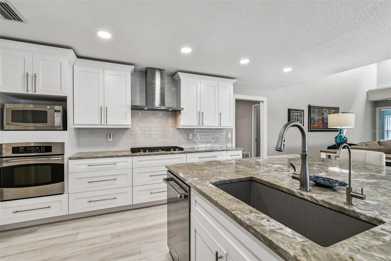 BAYSIDE WEST - Residential