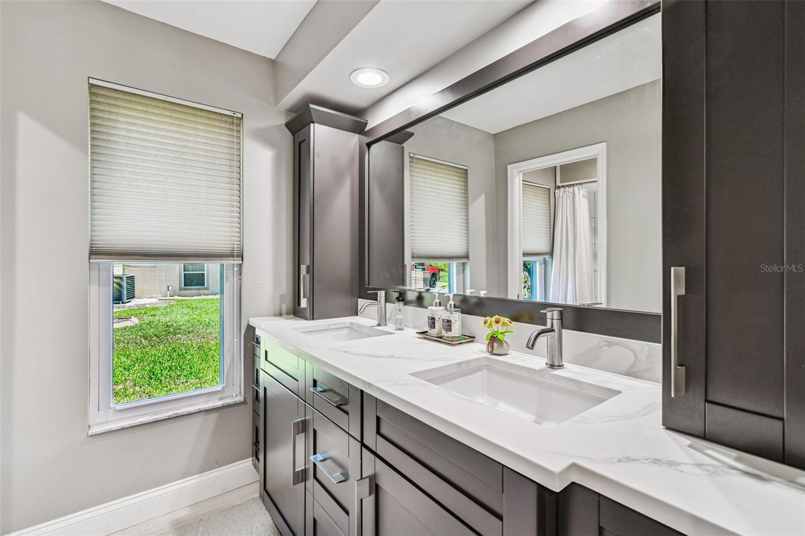 BAYSIDE WEST - Residential