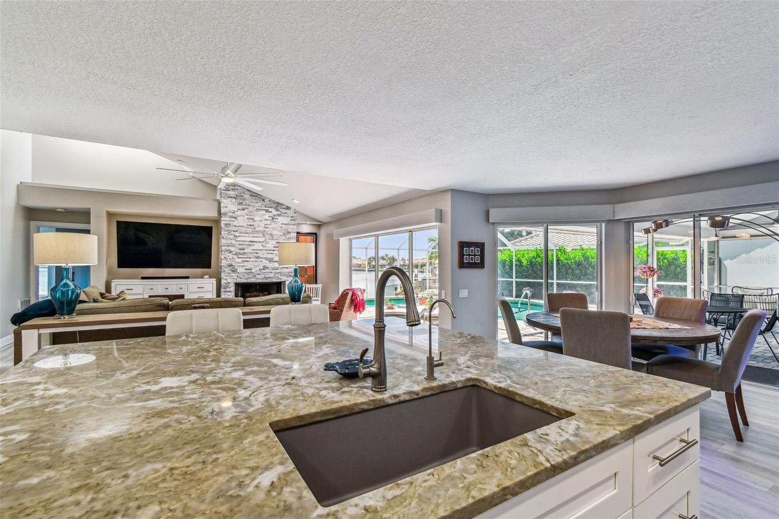 BAYSIDE WEST - Residential