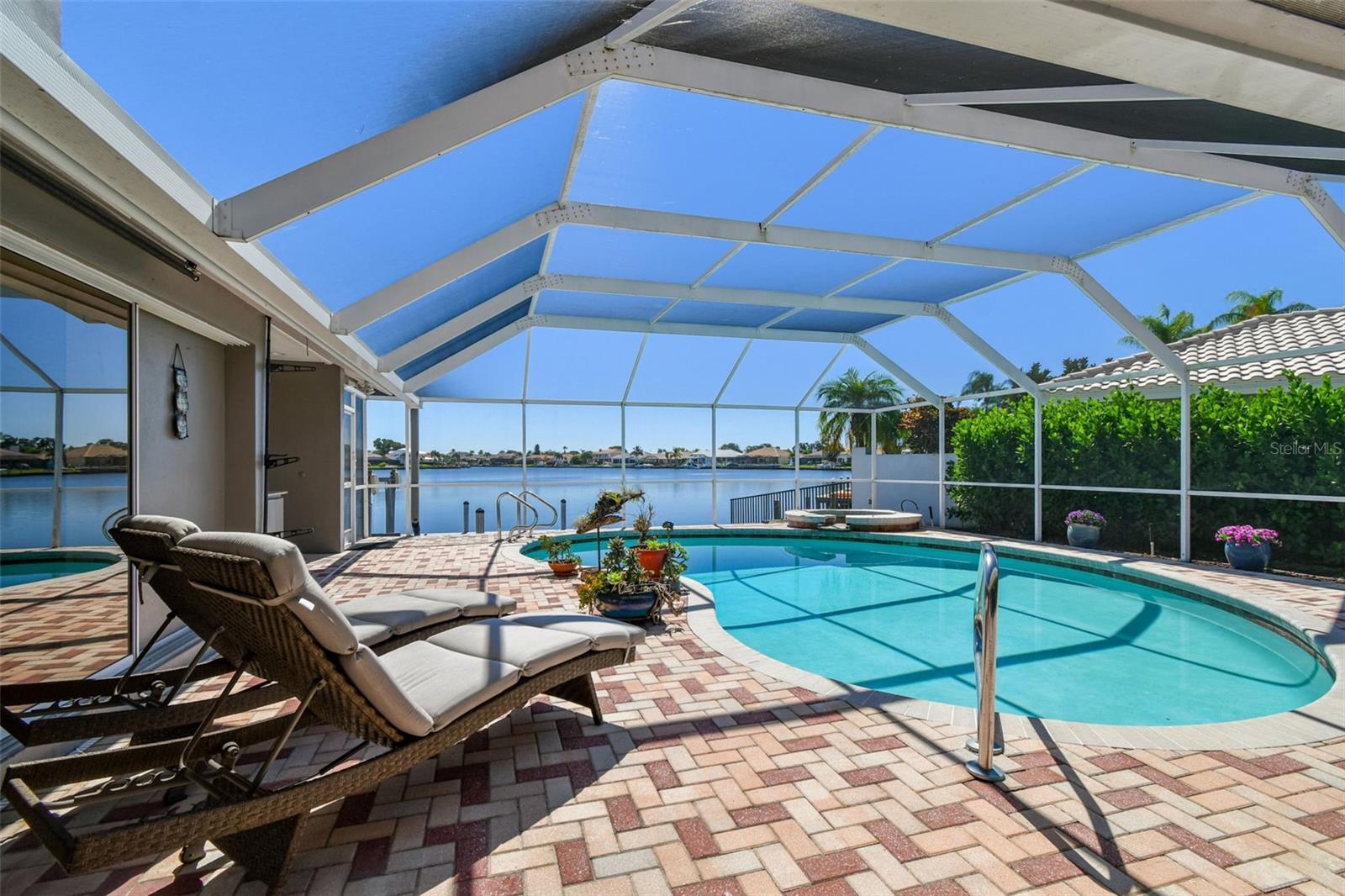 BAYSIDE WEST - Residential