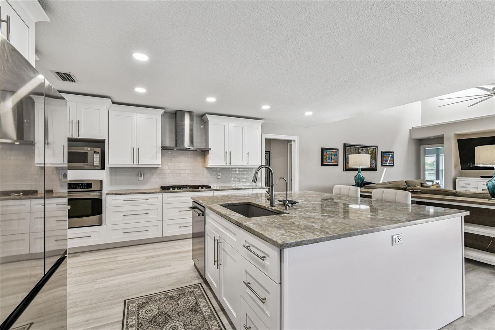 BAYSIDE WEST - Residential