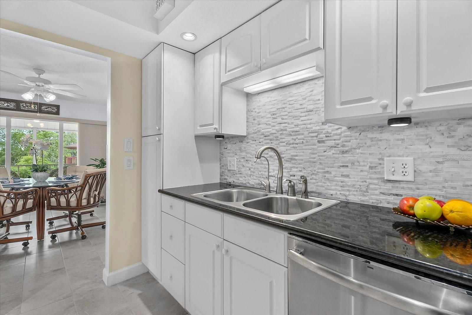 LYONS COVE - Residential