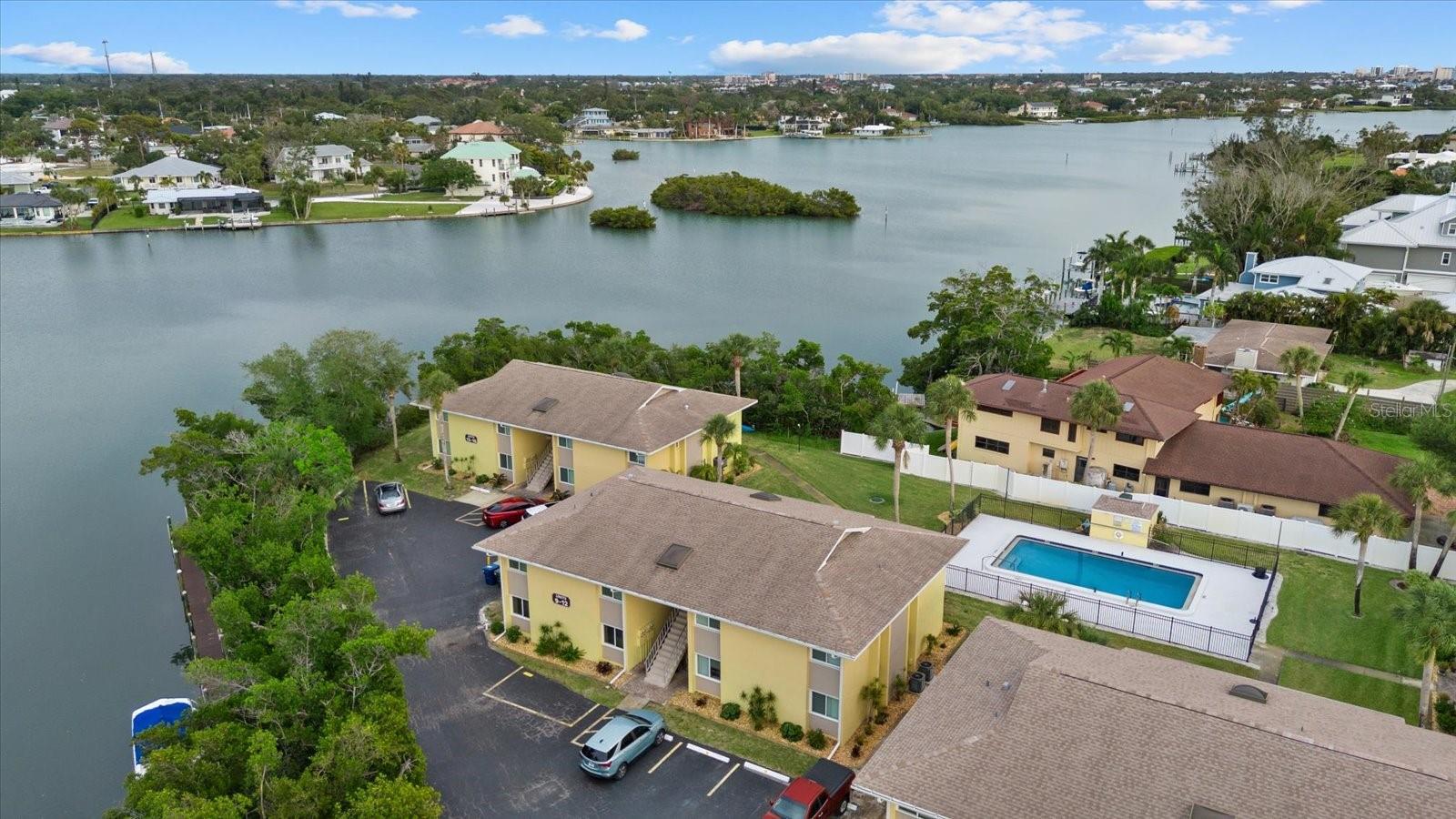 LYONS COVE - Residential