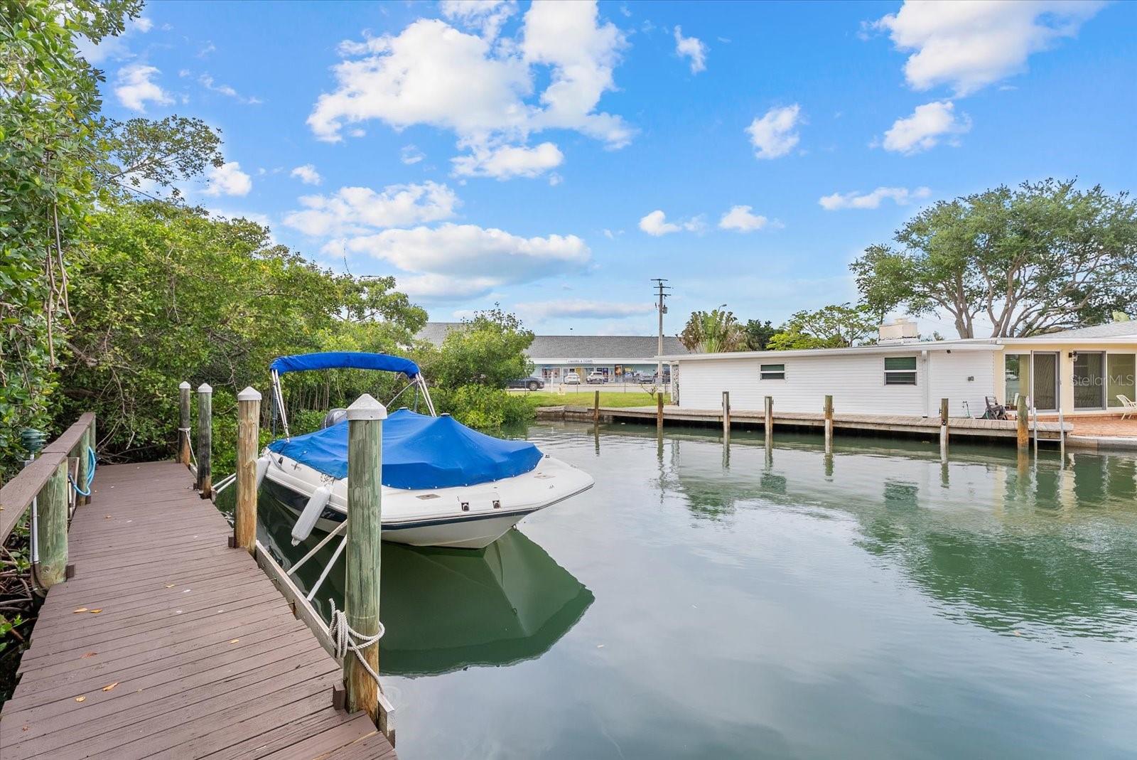 LYONS COVE - Residential