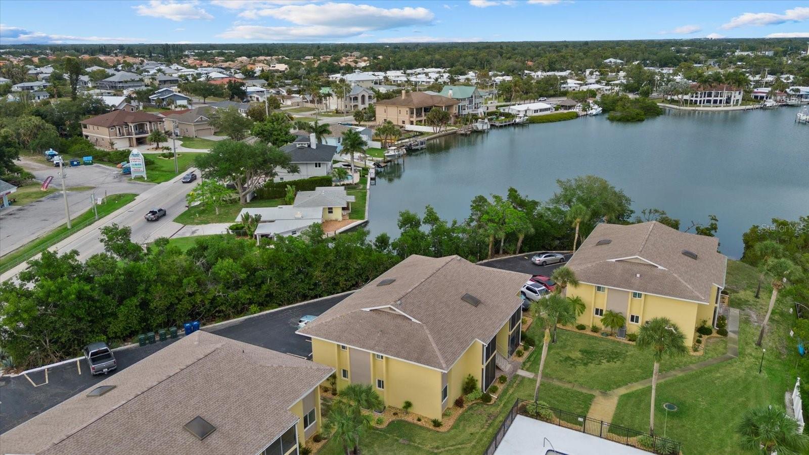 LYONS COVE - Residential