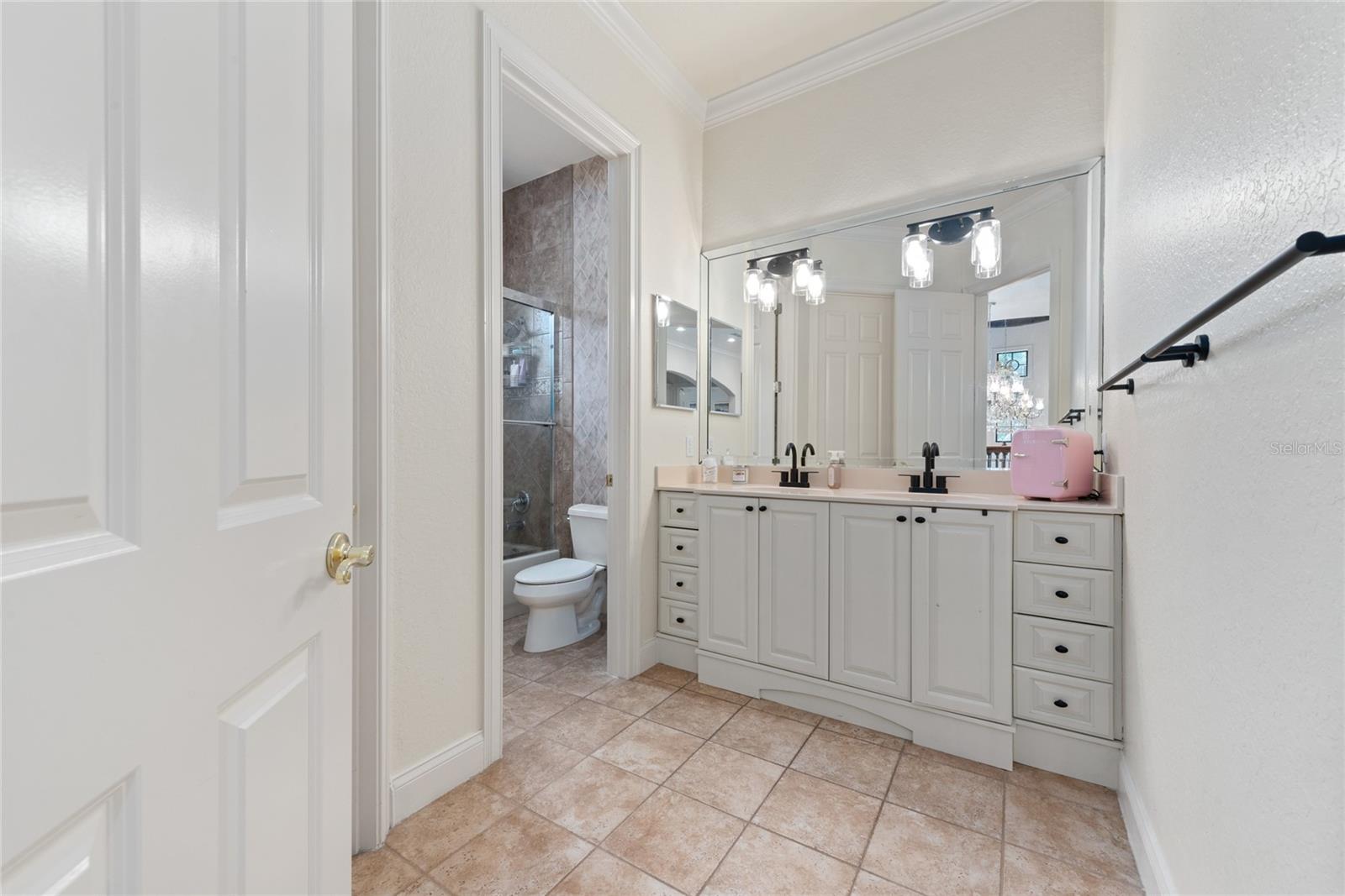 KEENES POINTE - Residential