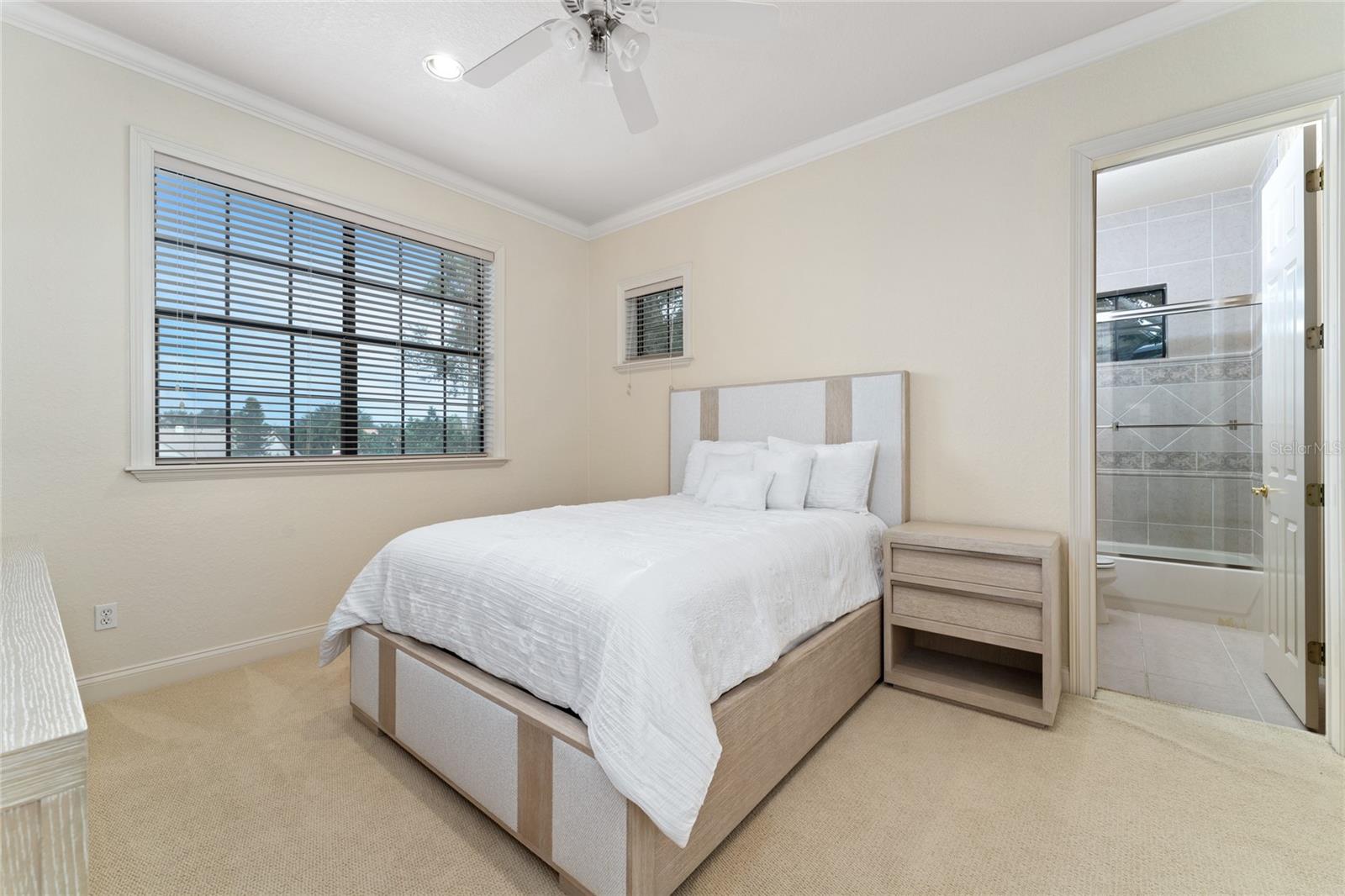 KEENES POINTE - Residential