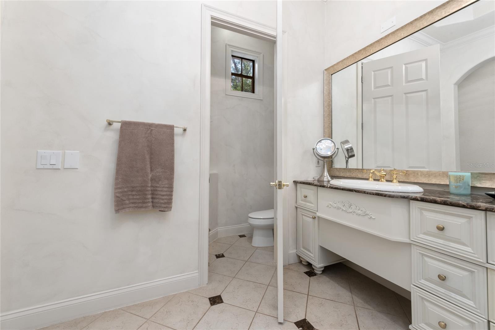 KEENES POINTE - Residential