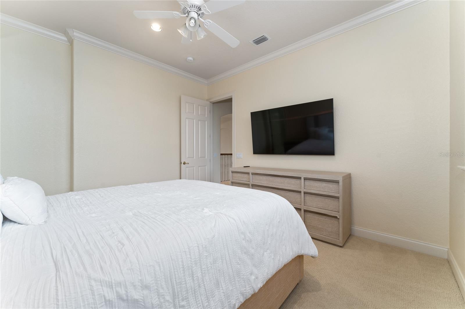 KEENES POINTE - Residential