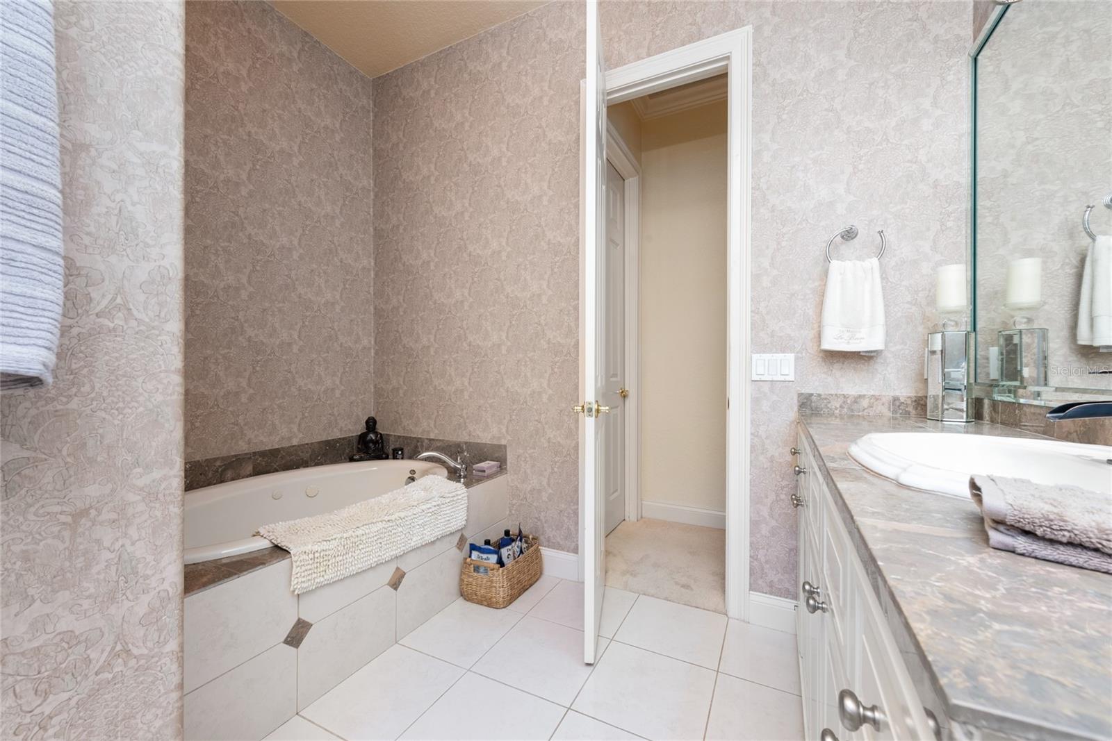 KEENES POINTE - Residential