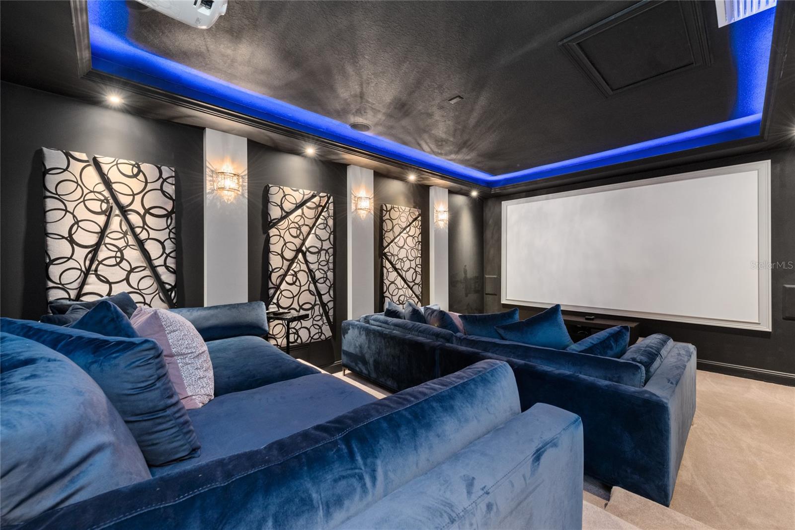 KEENES POINTE - Residential