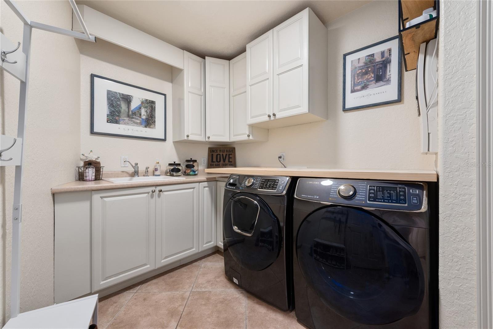 KEENES POINTE - Residential