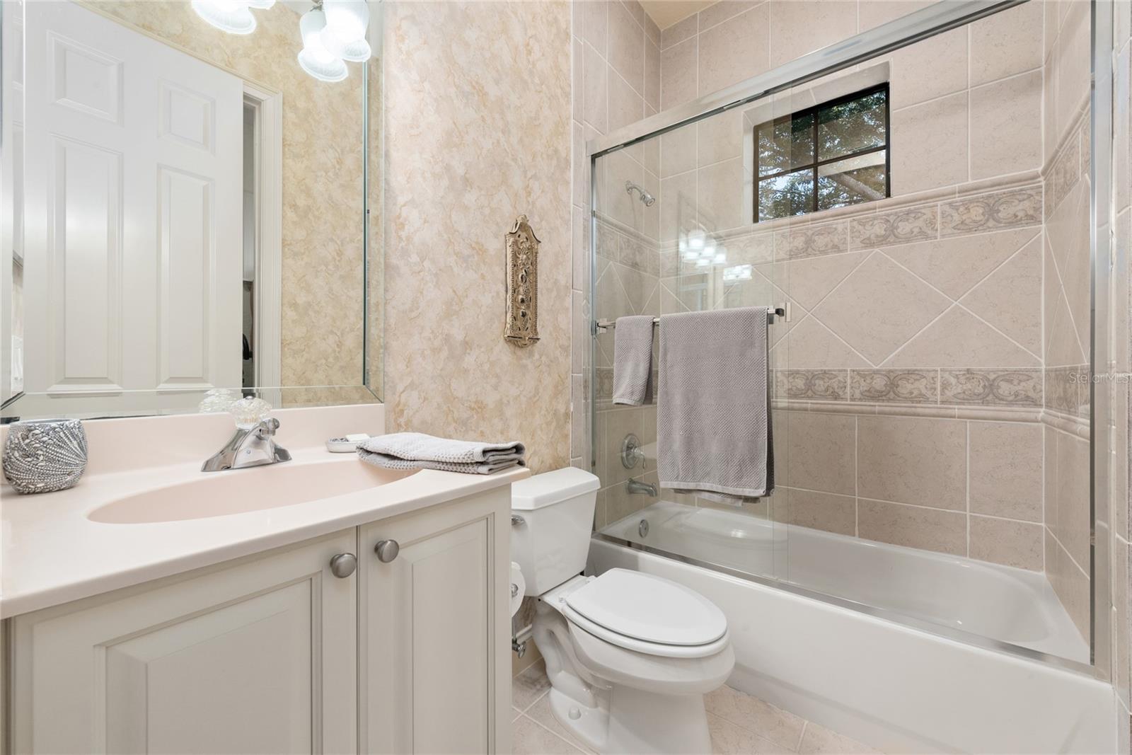 KEENES POINTE - Residential