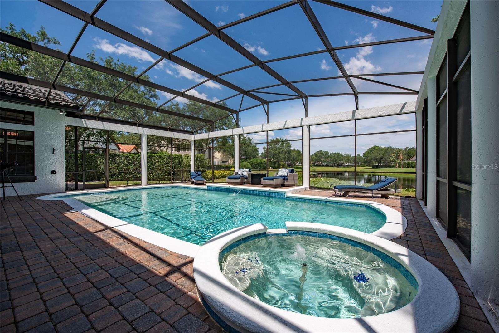 KEENES POINTE - Residential