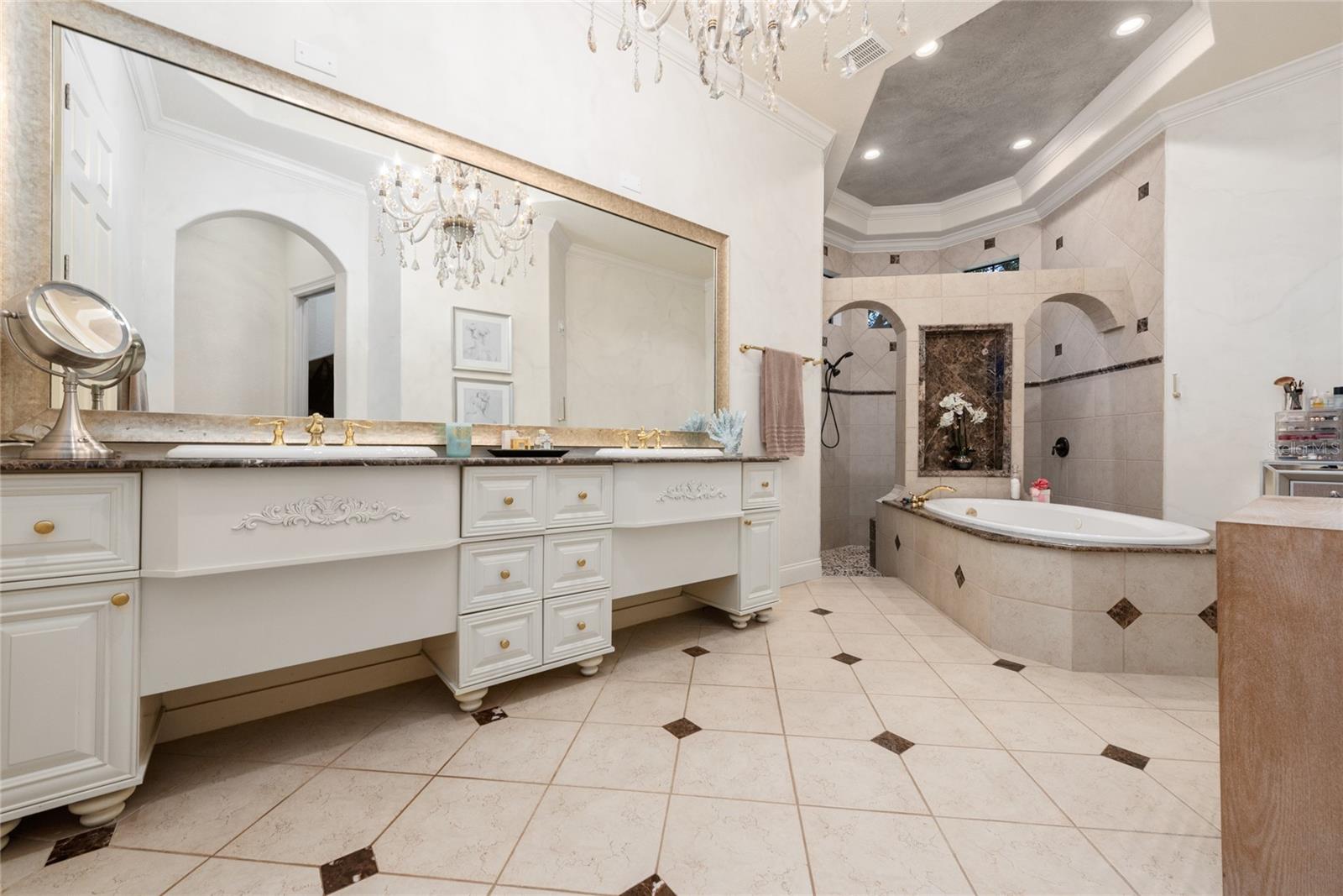 KEENES POINTE - Residential