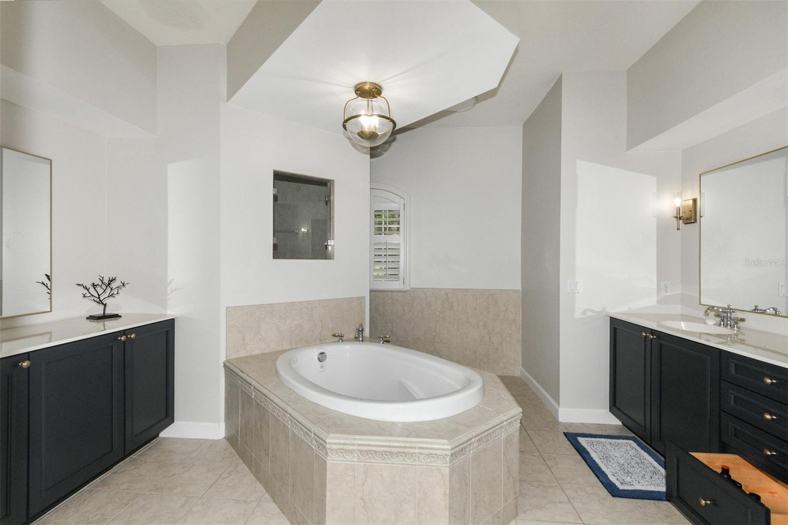 1350 N CIRCUS TERRACE