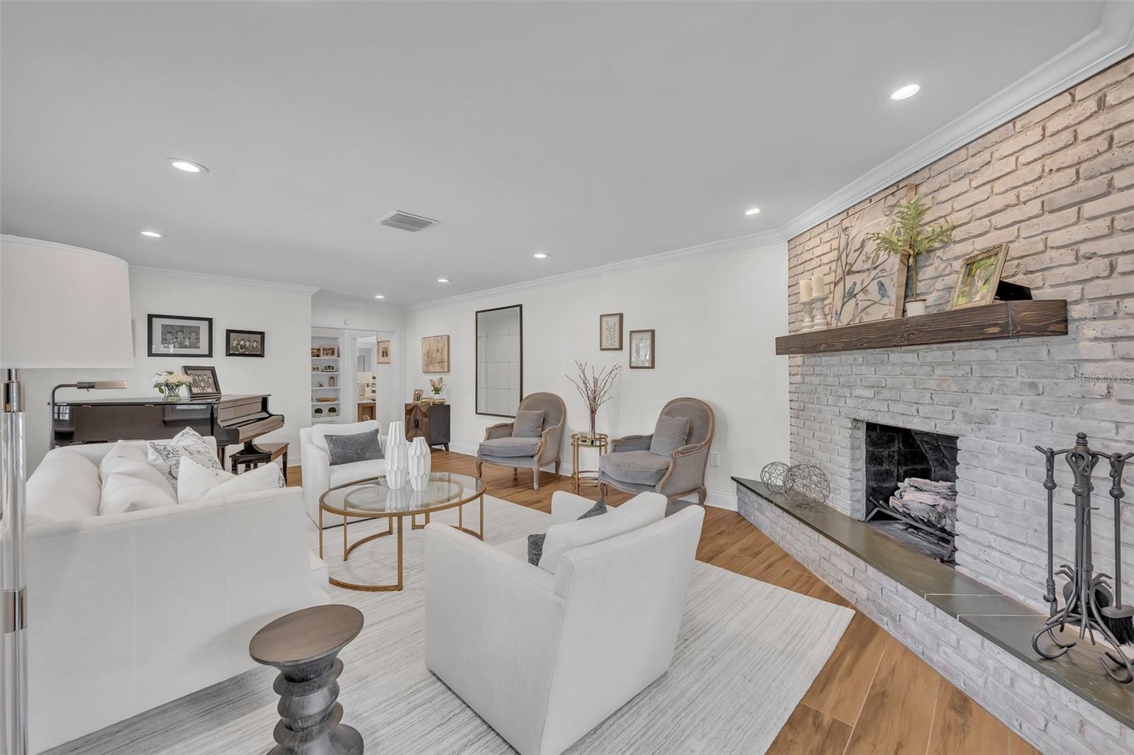 SICILIAN SHORES - Residential