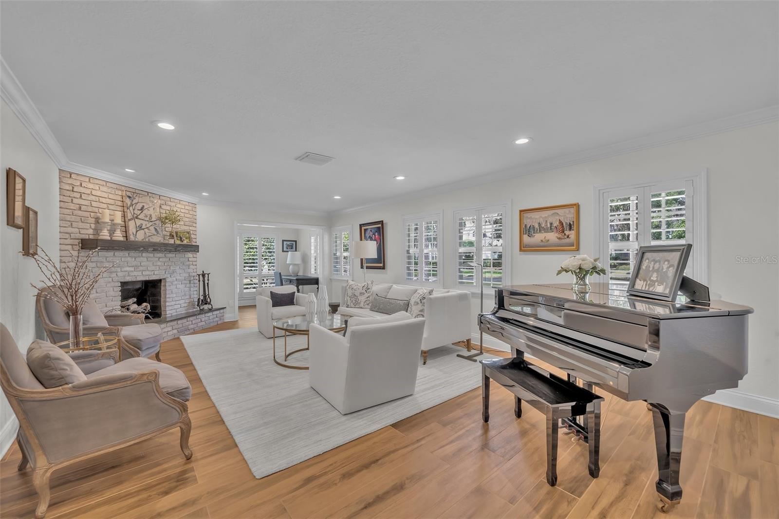 SICILIAN SHORES - Residential