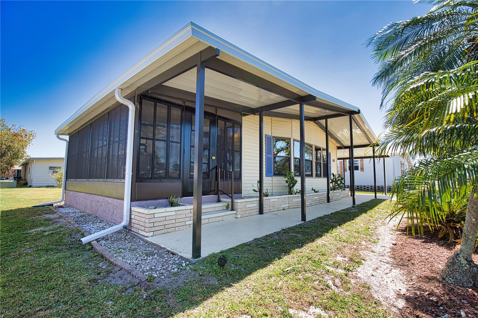 LA CASA MHP CO-OP - Residential
