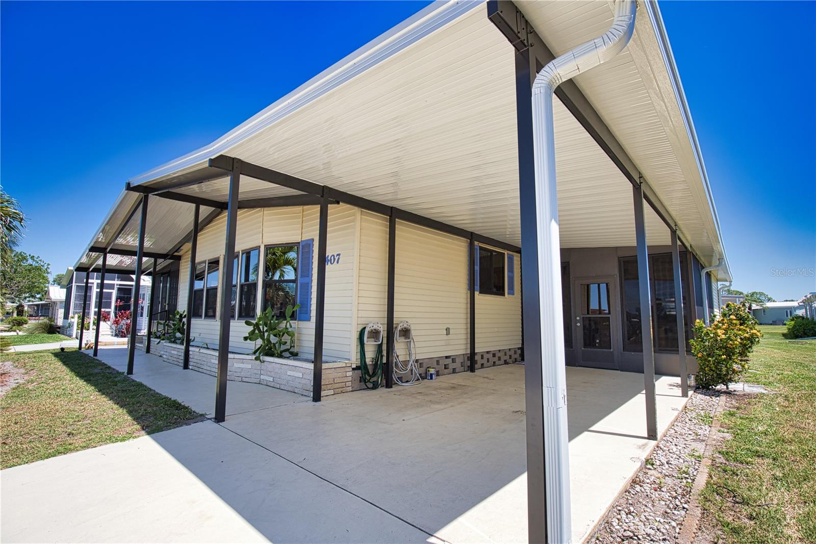 LA CASA MHP CO-OP - Residential
