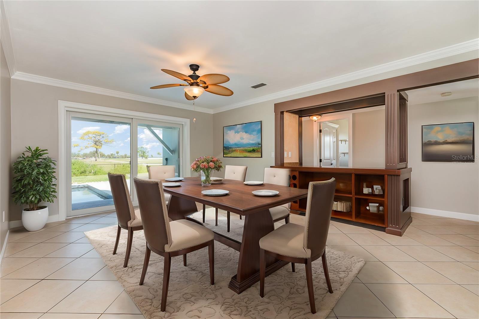 4 OAKLAND HILLS COURT